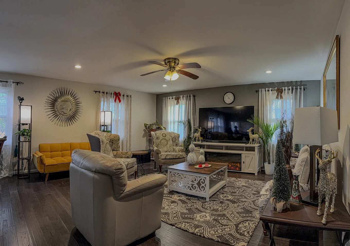 Bright Hands Assisted Living Silver Spring living room